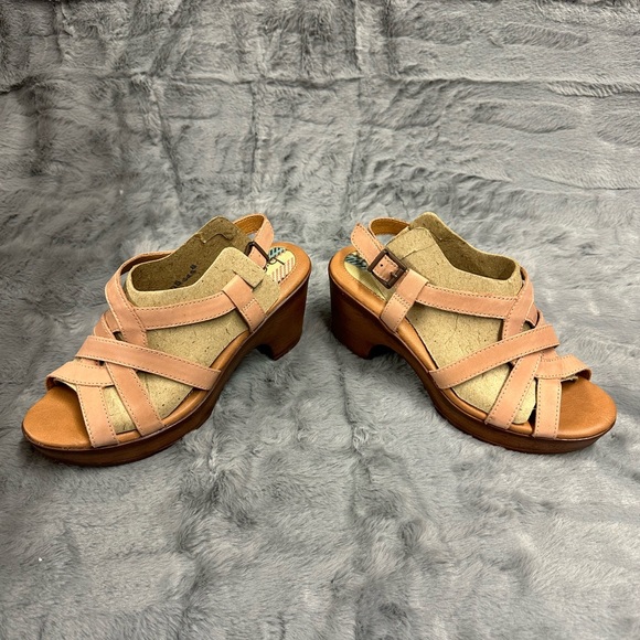 B.O.C. By Born Adara Sandals - Blush Color - Size 8. New in Box. - Picture 4 of 7